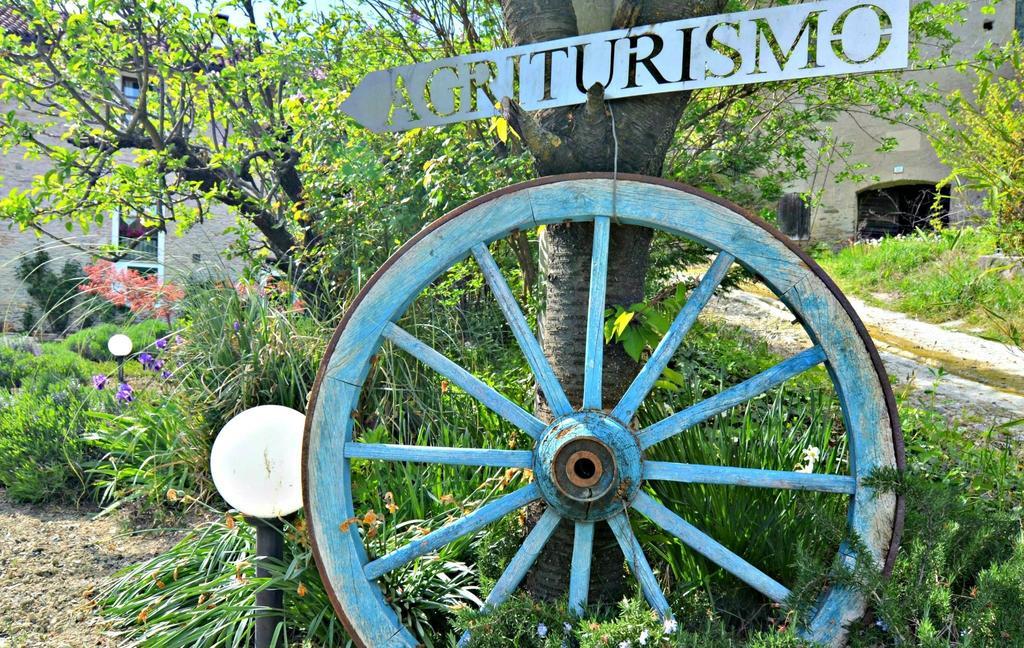 Cascina Il Convivio Guest House Diano d'Alba Luaran gambar