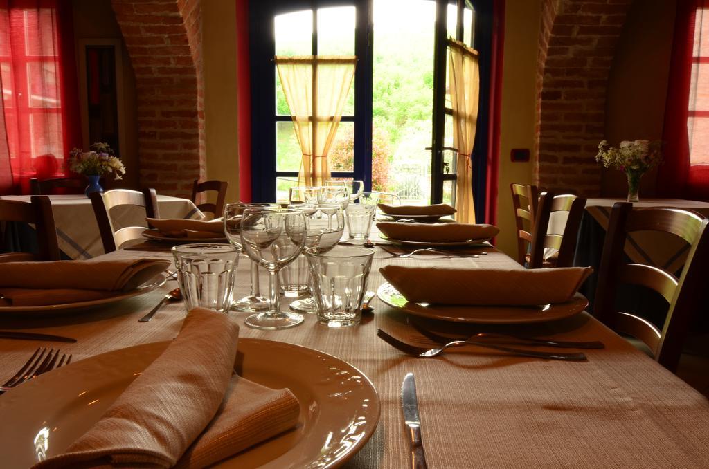 Cascina Il Convivio Guest House Diano d'Alba Luaran gambar
