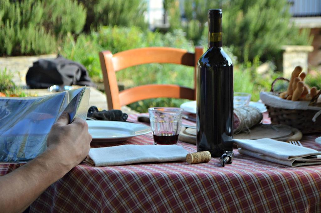 Cascina Il Convivio Guest House Diano d'Alba Luaran gambar